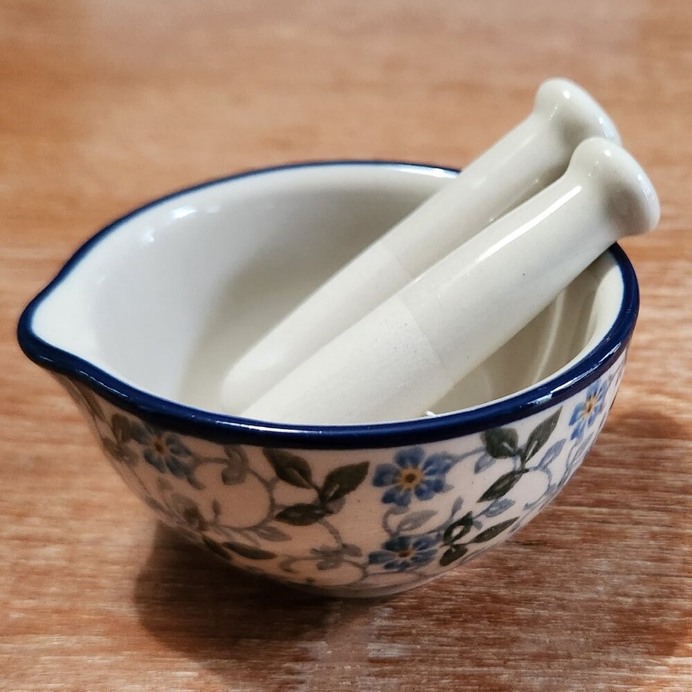 Ceramic Mortar and Pestle Set in Cream with Blue Floral Trim